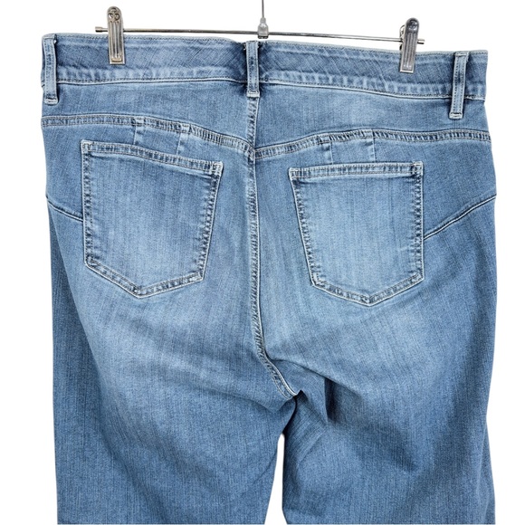 Torrid Bombshell Straight Jeans sz 16R High Rise Stretch Blue Denim 16 Regular - Picture 5 of 10